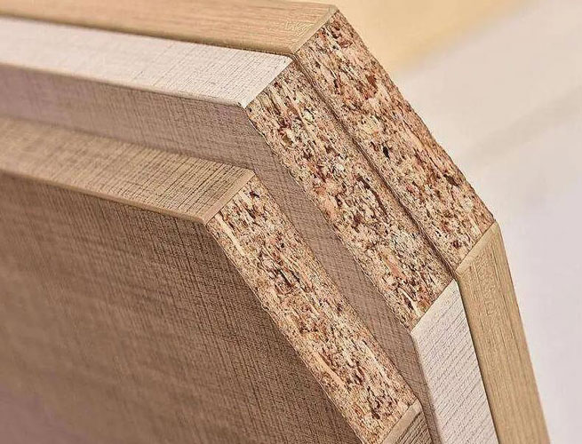 What is the Difference Between Plywood and Chipboard?