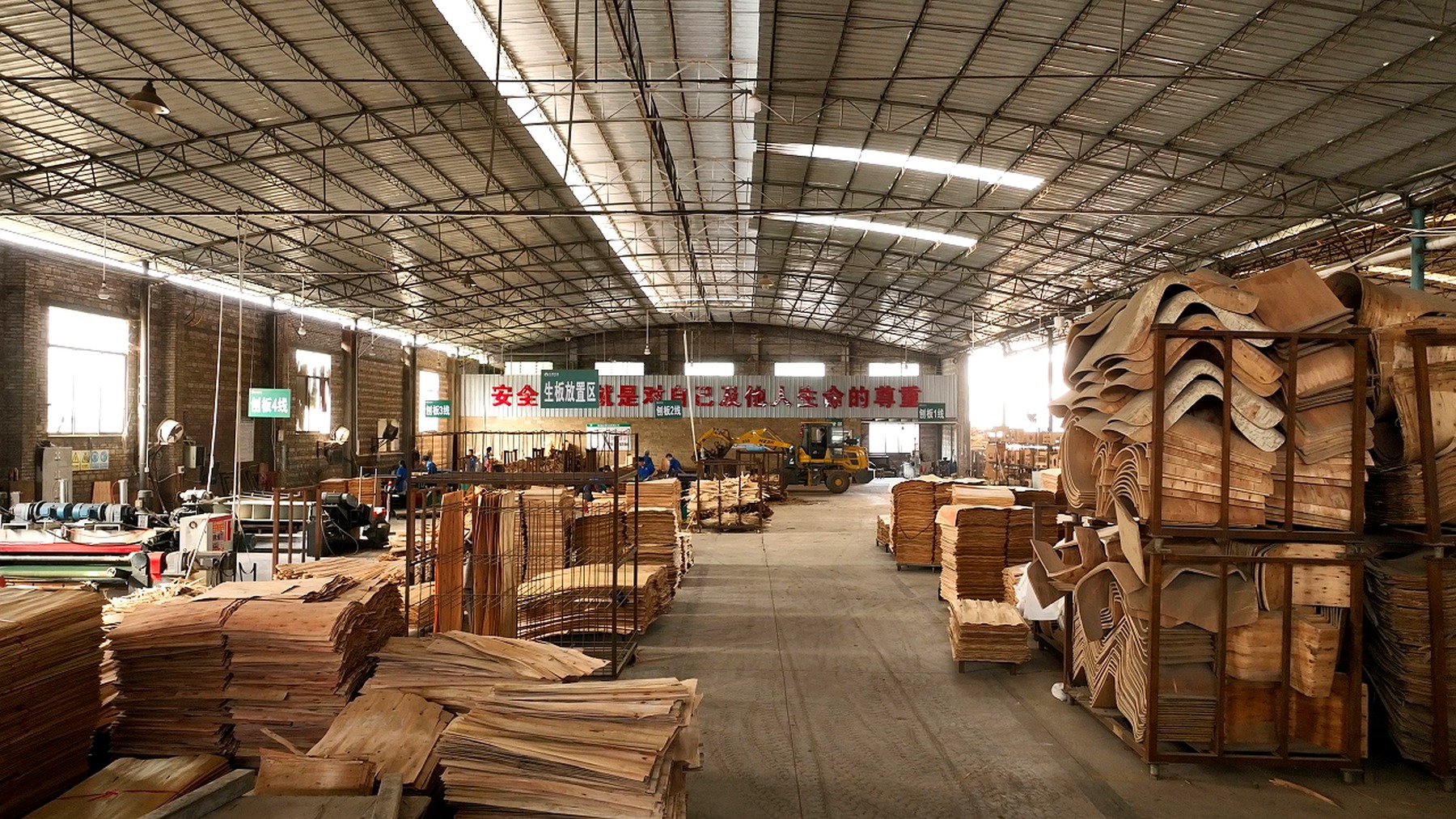 Bent plywood materials and furniture plywood production inside DALI Wood factory
