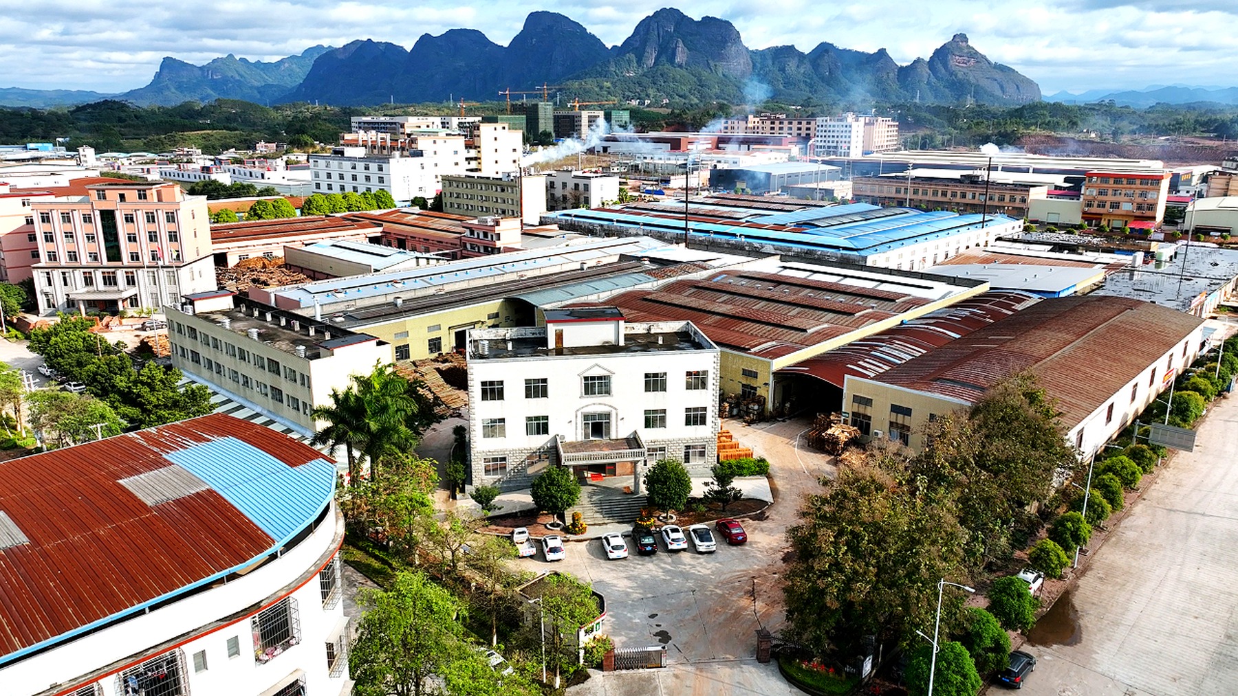 DALI Wood factory base for large scale bent plywood and molded plywood production