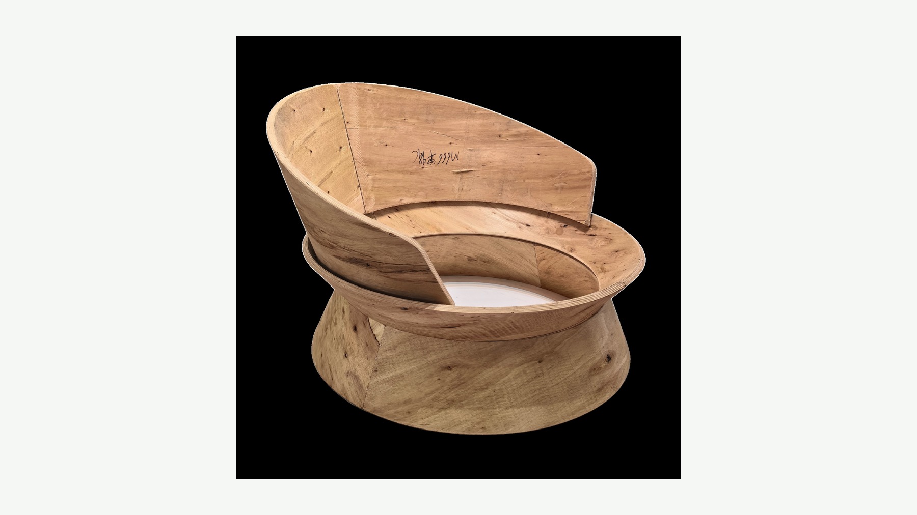 Custom curved plywood components for furniture development